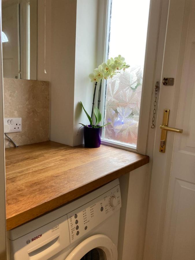 Apartmán Double Bed Self Contained Annexe 14B Is To The Right Of The Main House Salisbury Exteriér fotografie