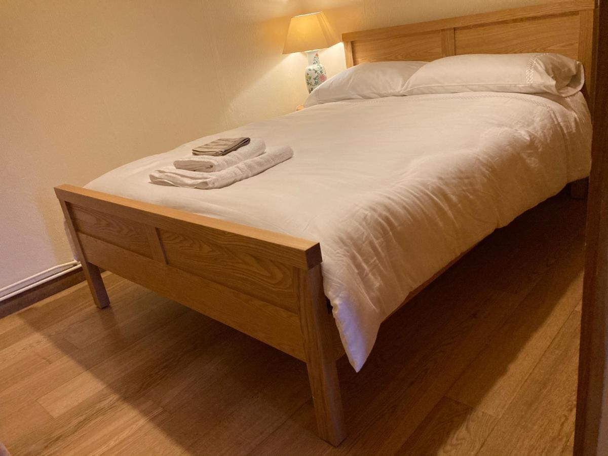 Apartmán Double Bed Self Contained Annexe 14B Is To The Right Of The Main House Salisbury Exteriér fotografie